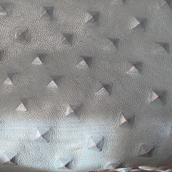 🎉HP🎉 Streets Ahead Charlotte Pyramid Stud Gray Leather Tote - Picture 3 of 15